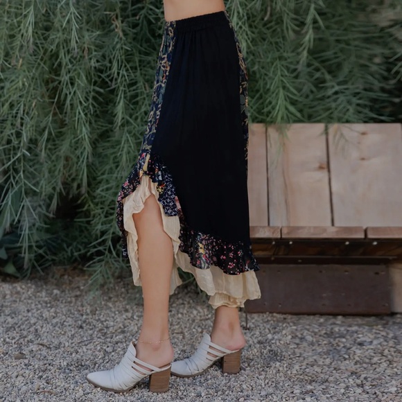 Bohoemia Mid-Length Skirt with Rayon
Print - Picture 4 of 9